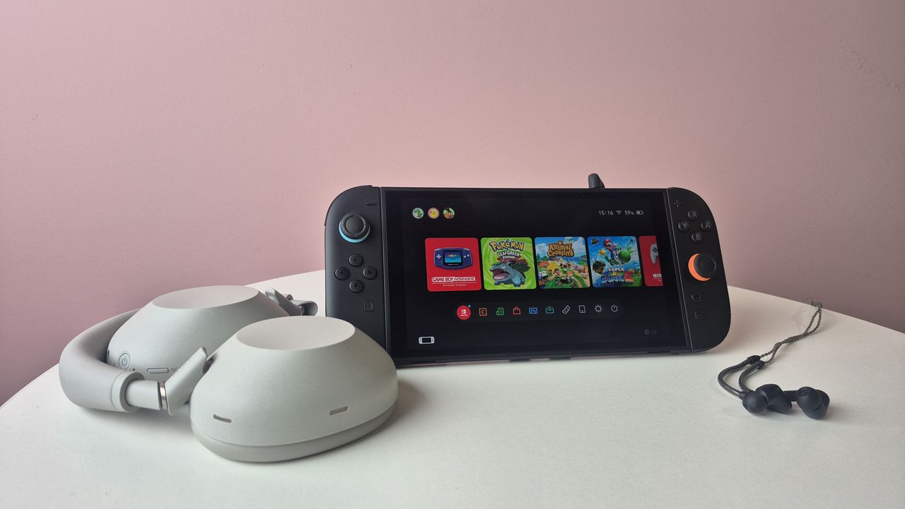 I review gaming gear for a living — here’s everything I’ve packed to obliterate boredom on a 13-hour flight